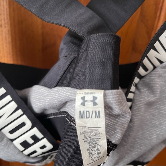 UnderArmour Sports Bra Size M - Picture 3 of 3